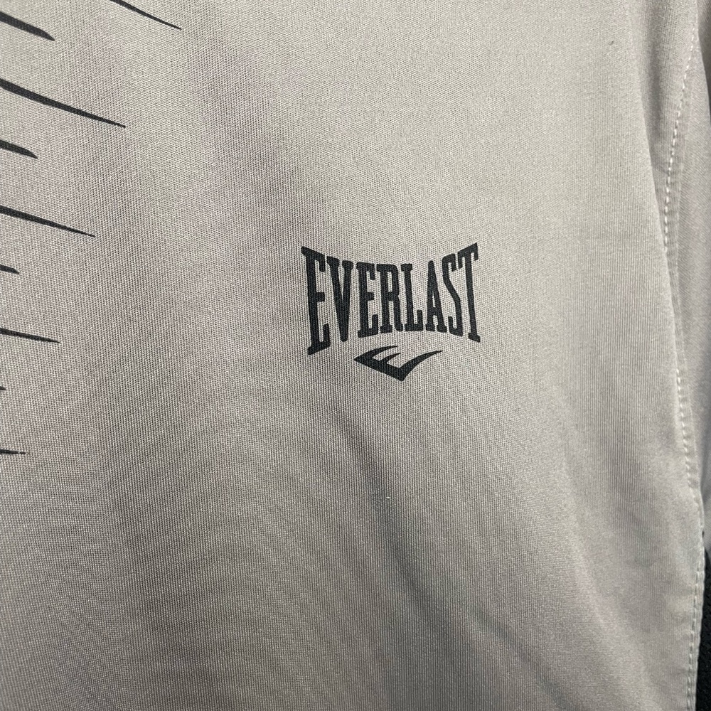 Everlast Light Gray Men’s Athletic Shirt